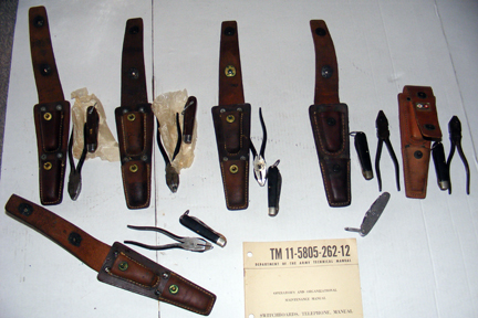  Signal Corps Wiremans Tool Equipment TE-33, Knife TL-29, Pliers TL-13,  Signal Corps Leather  Pouch CS-34 wire splicing kit pliers 